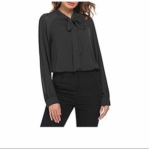NWT-tie neck blouse